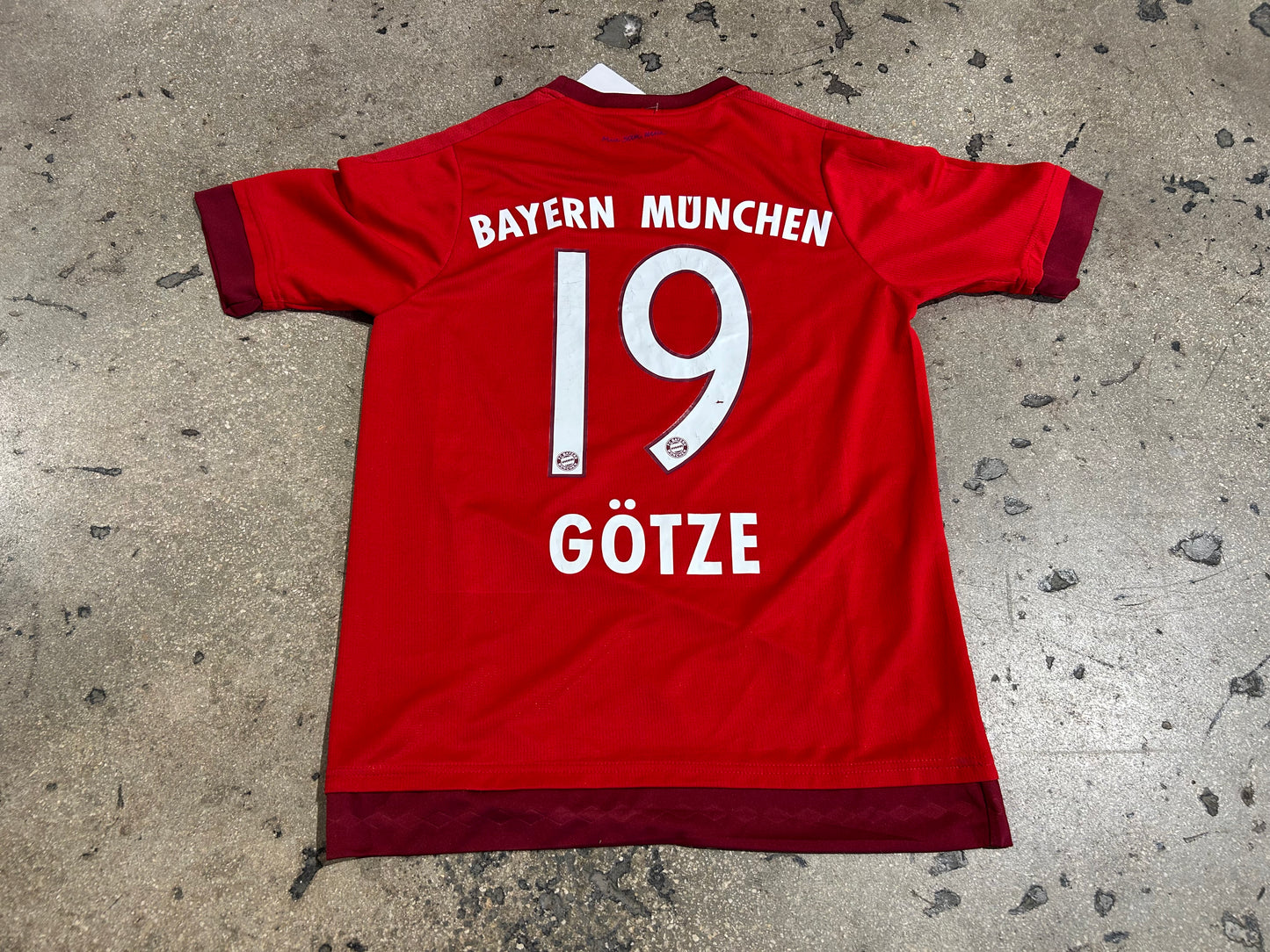 Adidas Bayern Muchen #19 Gotze Soccer jersey - Red Size Small