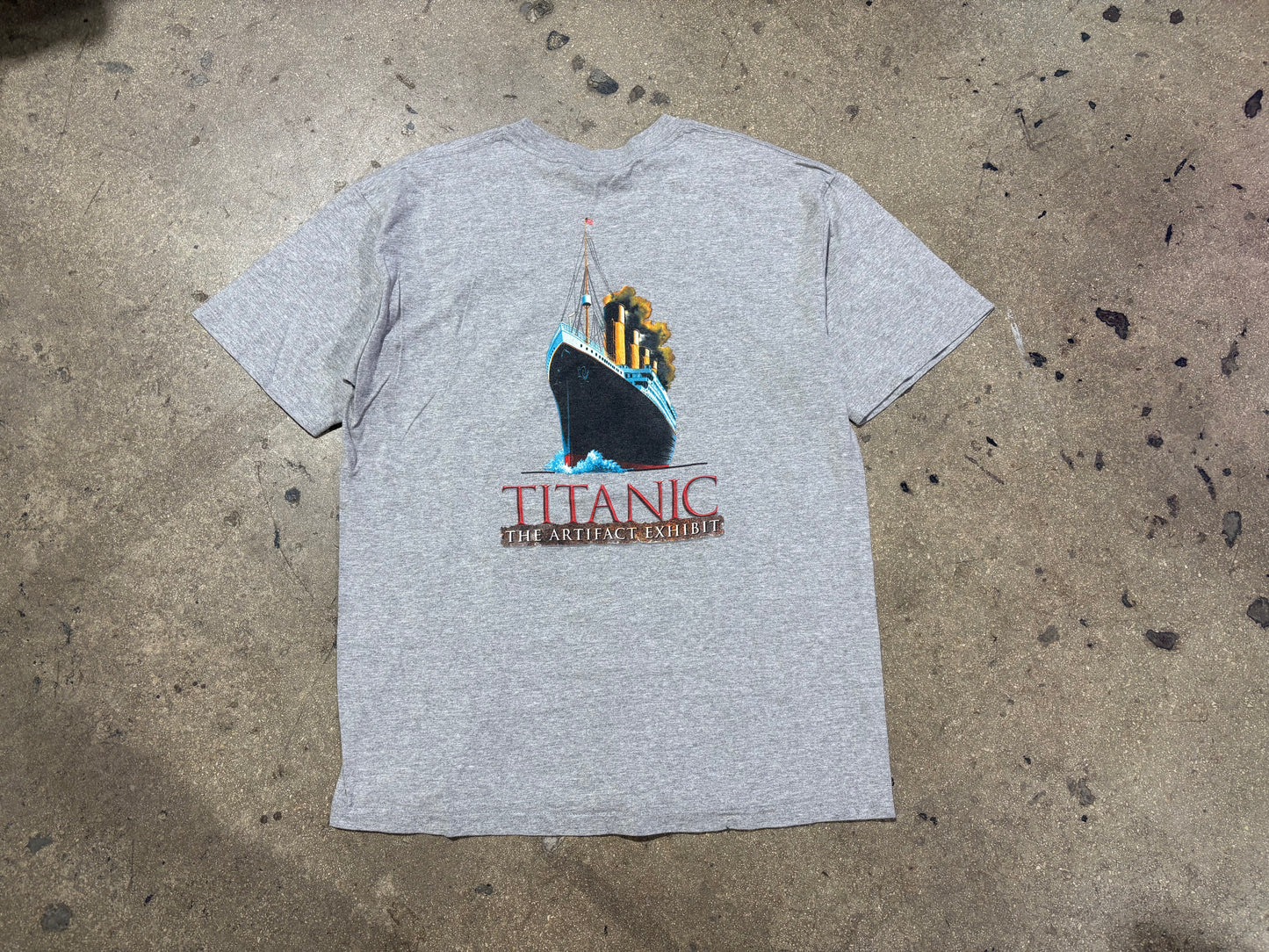 Titanic The Artifact Exhibit Tee - Grey Size Large