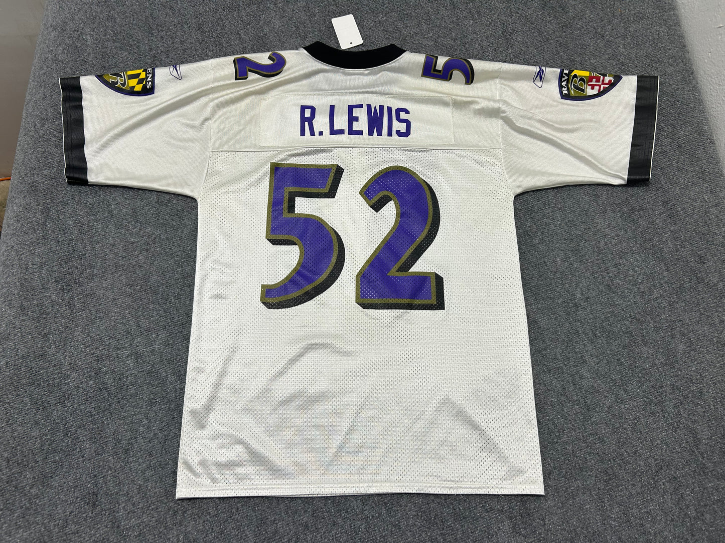 Baltimore Ravens Ray Lewis #52 Football Jersey - White Size Medium