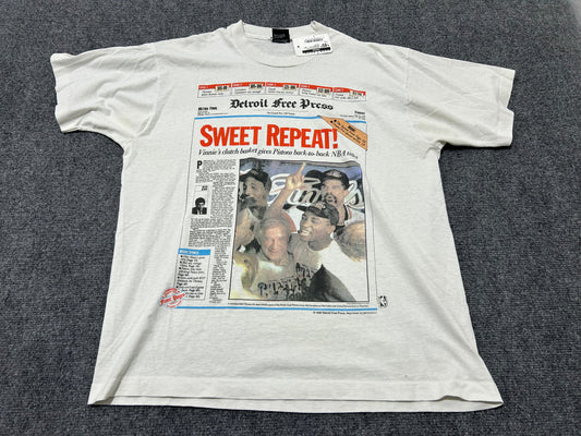 1990 Detroit Pistons Newspaper Tee - White Size XL