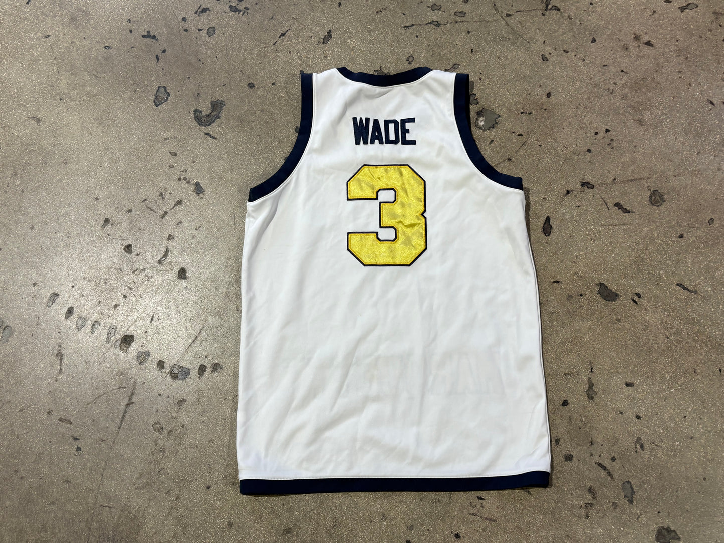 Nike Marquette #3 Dwayne Wade Jersey - White Size Medium