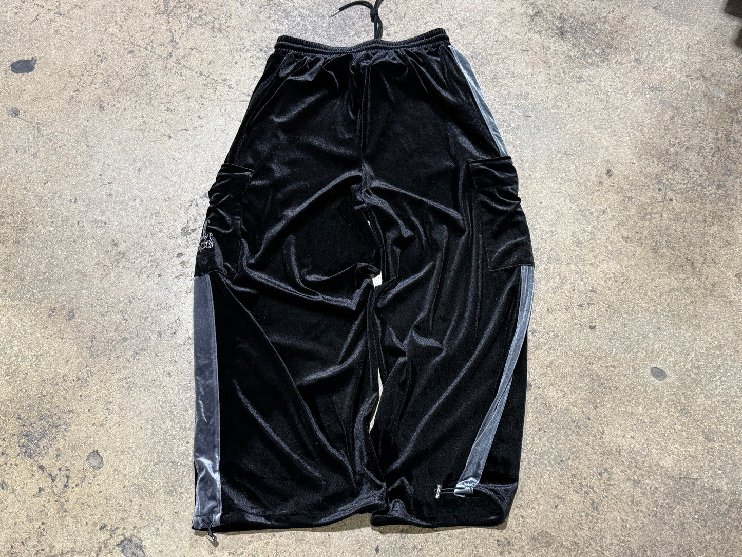 Whimmy Velour Sweatpants - Black Size XL