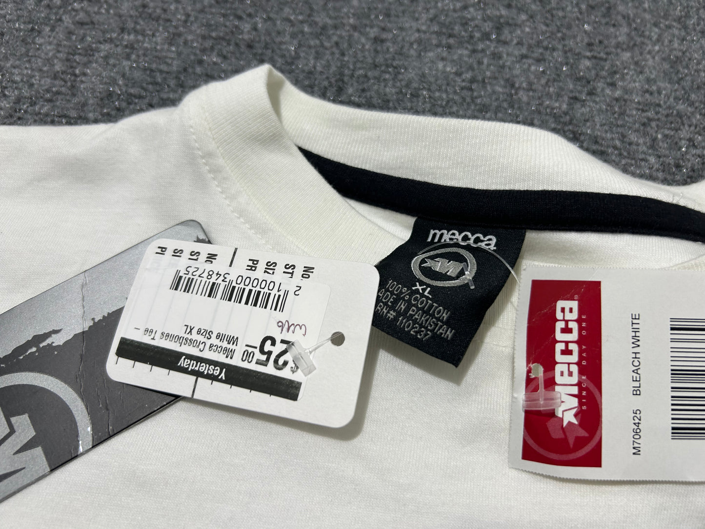 Mecca Crossbones Tee - White Size XL