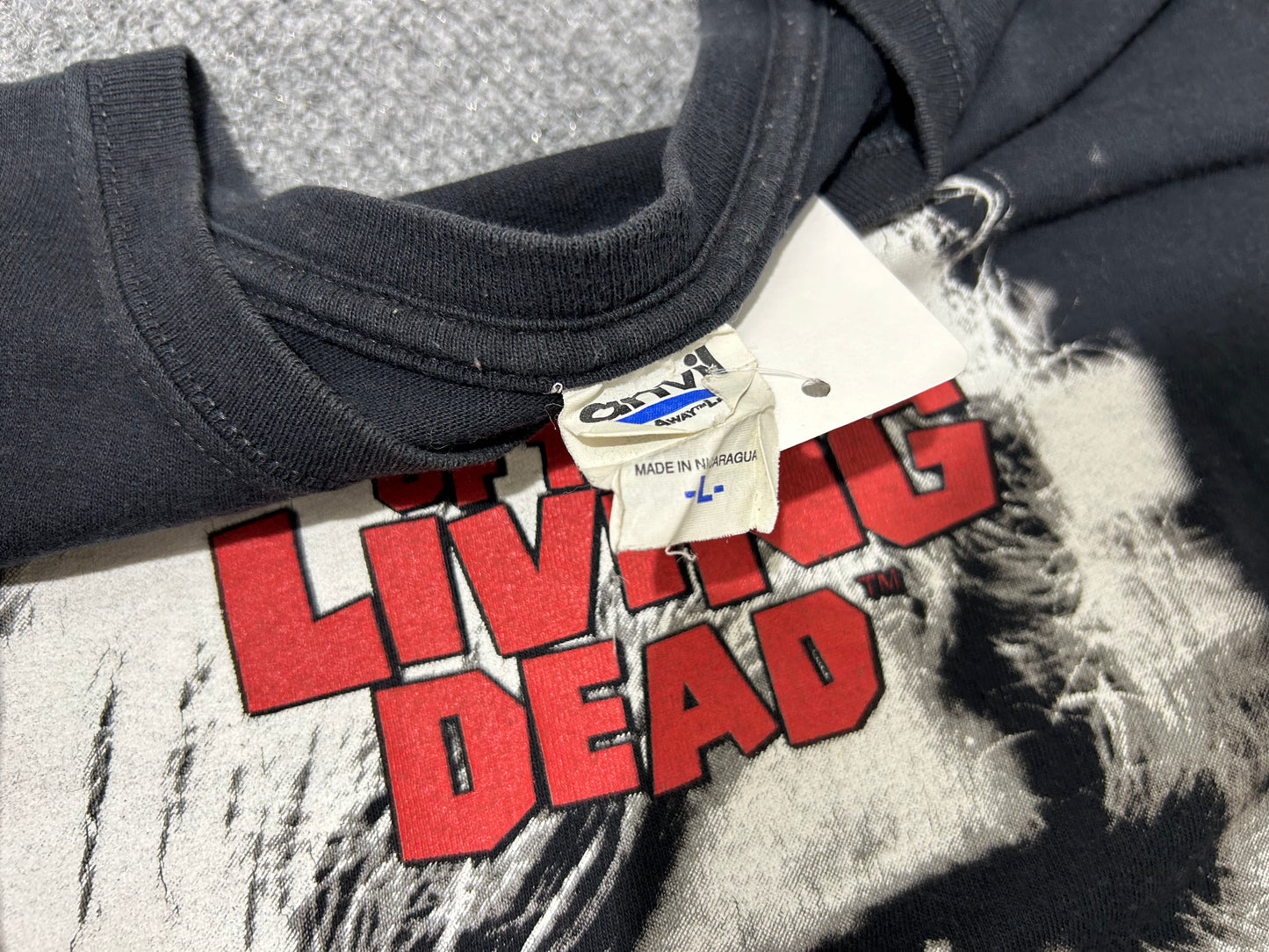 2009 Night of the Living Dead Female Zombie Tee - Black Size Large (22 x 28.5)