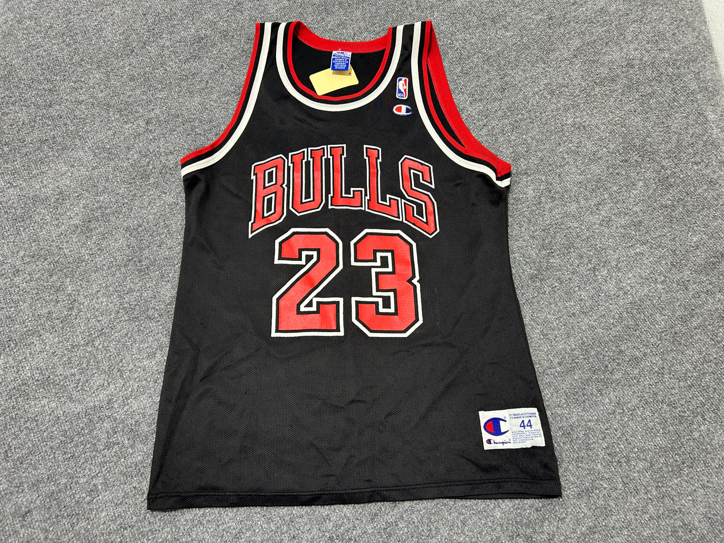 Michael Jordan Chicago Bulls Basketball Jersey - Back Size Medium