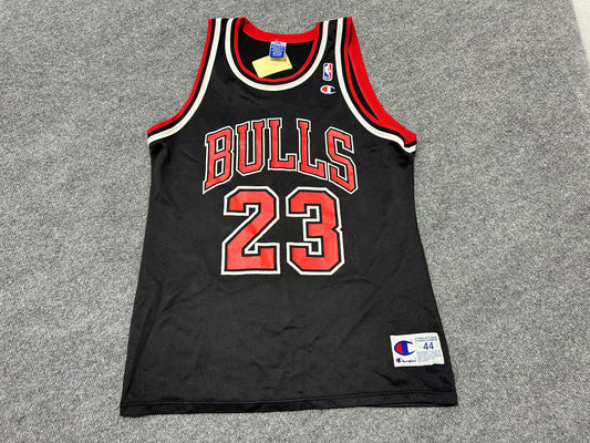 Michael Jordan Chicago Bulls Basketball Jersey - Back Size Medium