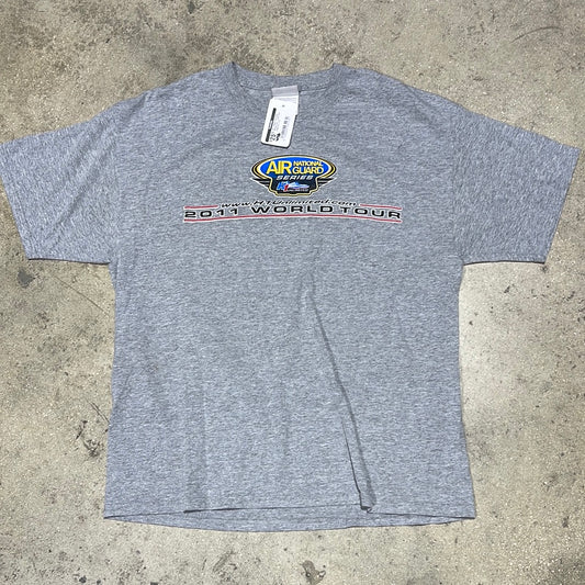 2011 World Tour Boat Racing Tee - Grey Size Large (21 x 27)