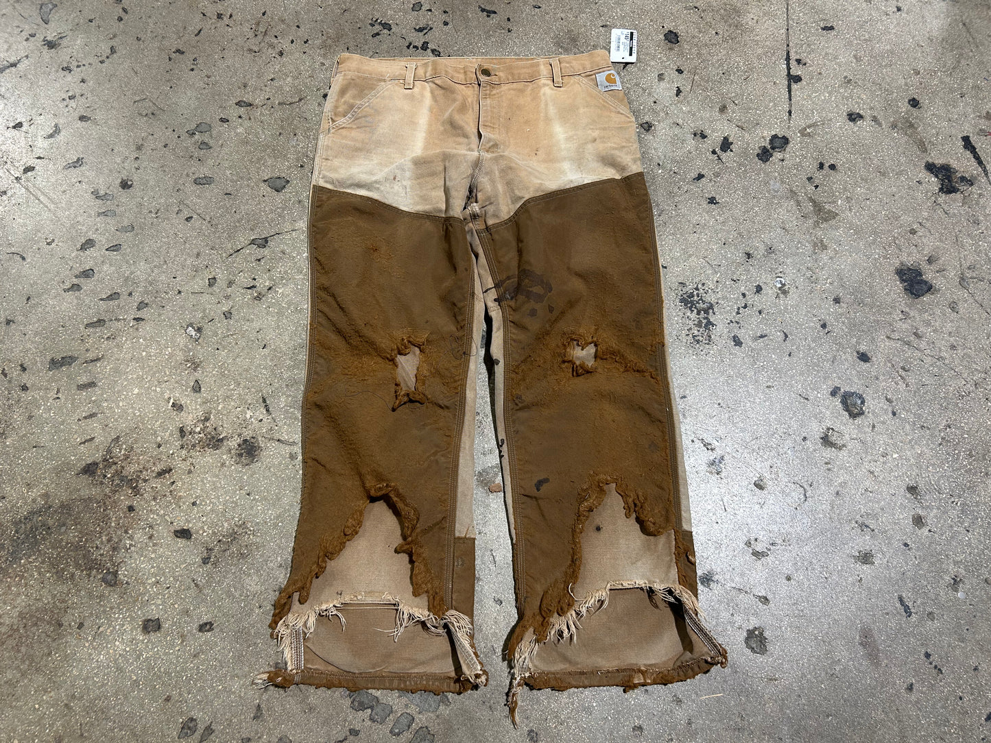 Thrashed Carhartt Hunting Pants - Khaki/Brown Size 38x30