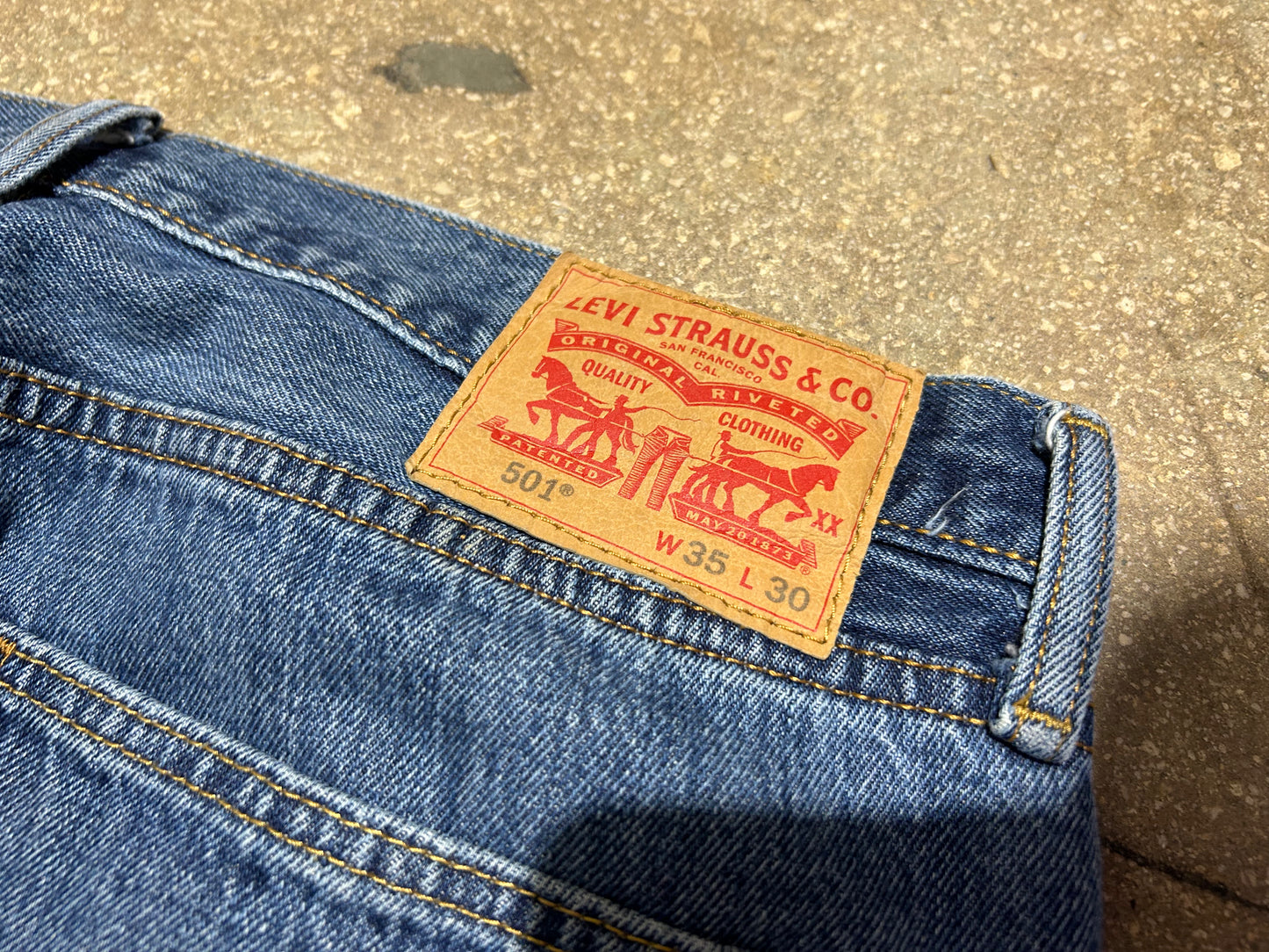 Levis 501 xx Released hem Jeans - Blue Size 35 x 30