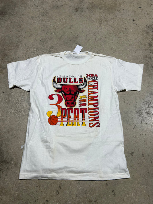 Chicago Bulls 3 Peat Tee - White Size Large