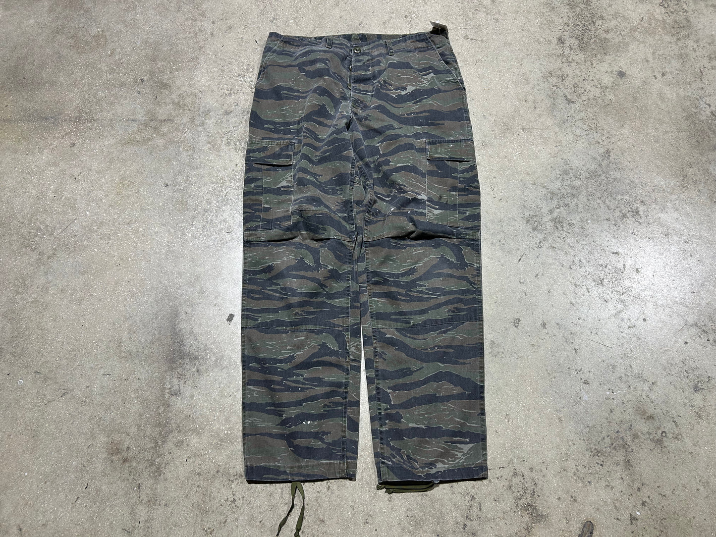 Tiger Camo Pants - Green Size Large